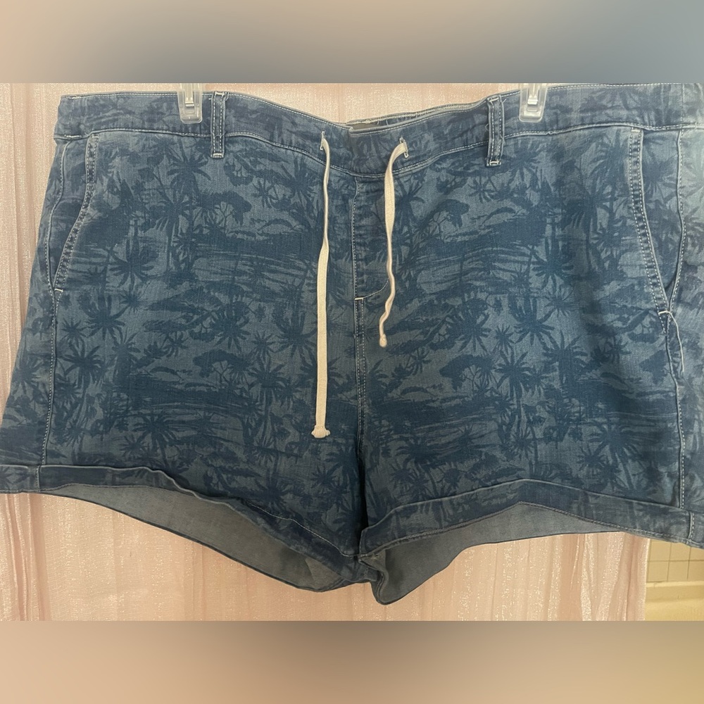 torrid Blue Palm-Print Denim Shorts